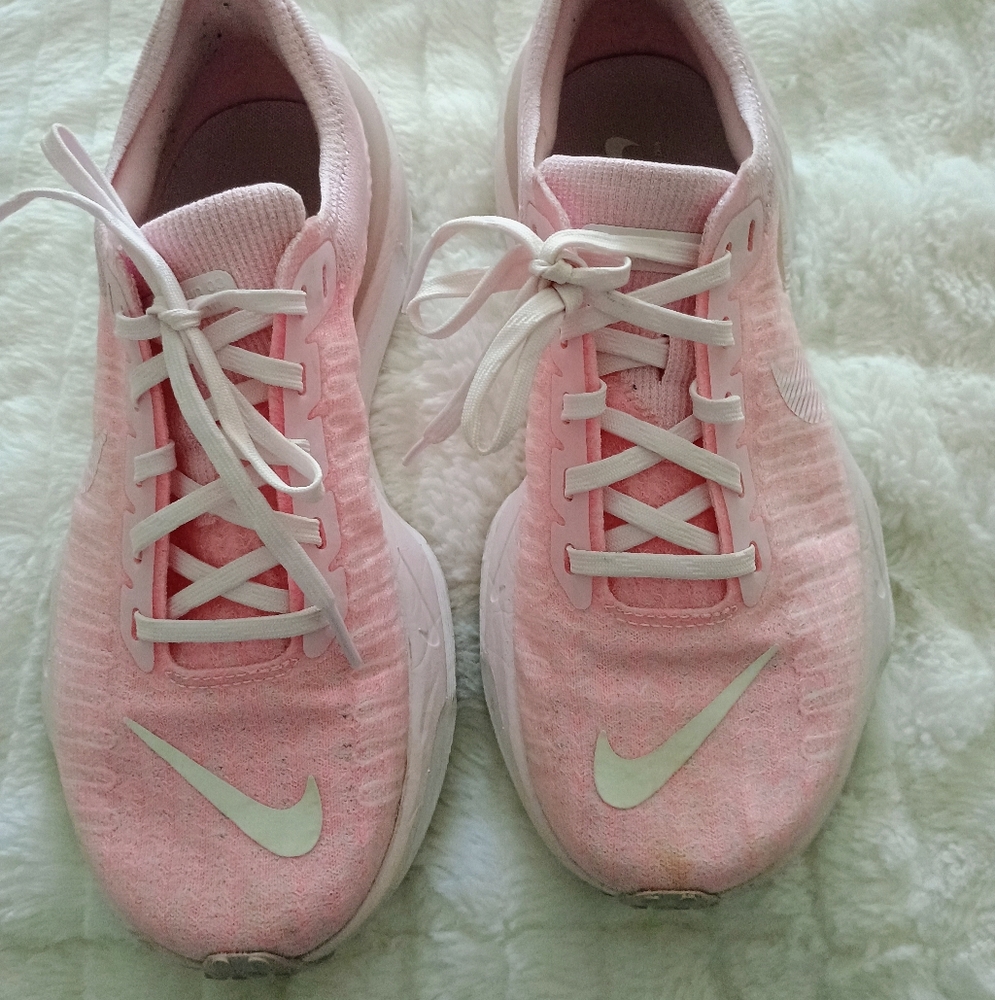 EUC Nike Invincible 3 Running Shoe